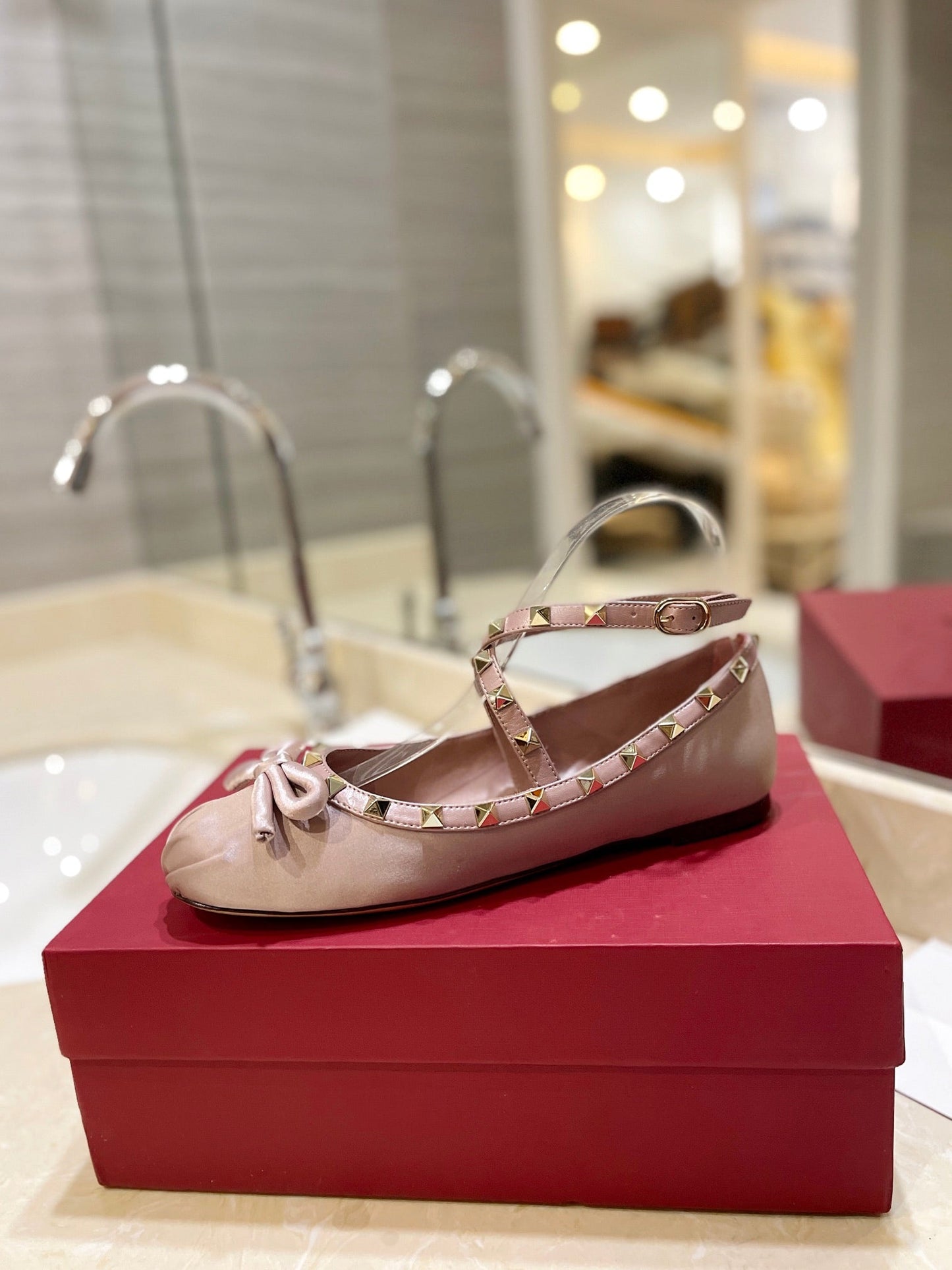 ROCKSTUD PATENT ROSE CANNELLE LEATHER BALLERINA