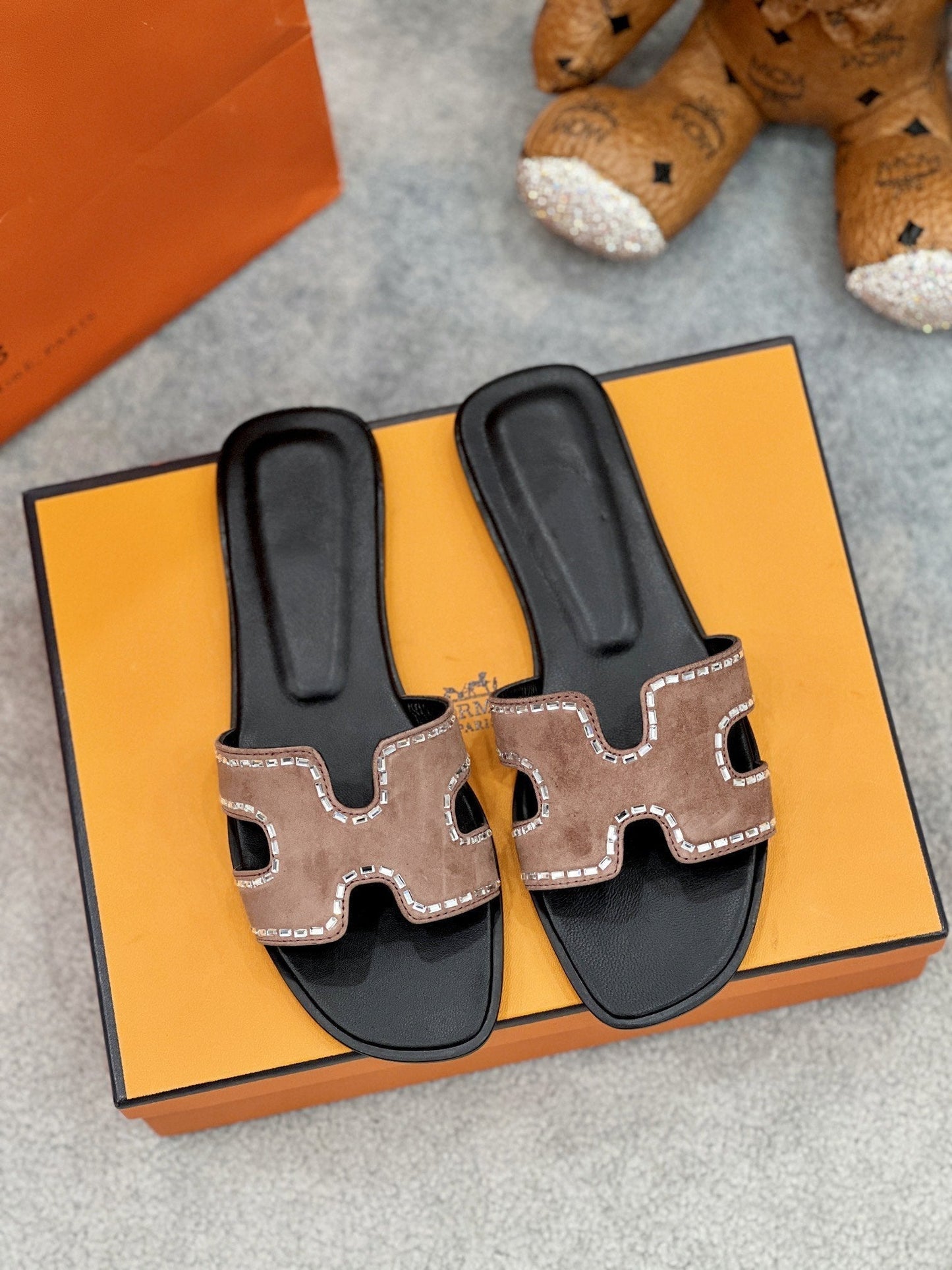 0ran sandal sienna black suede goatskin