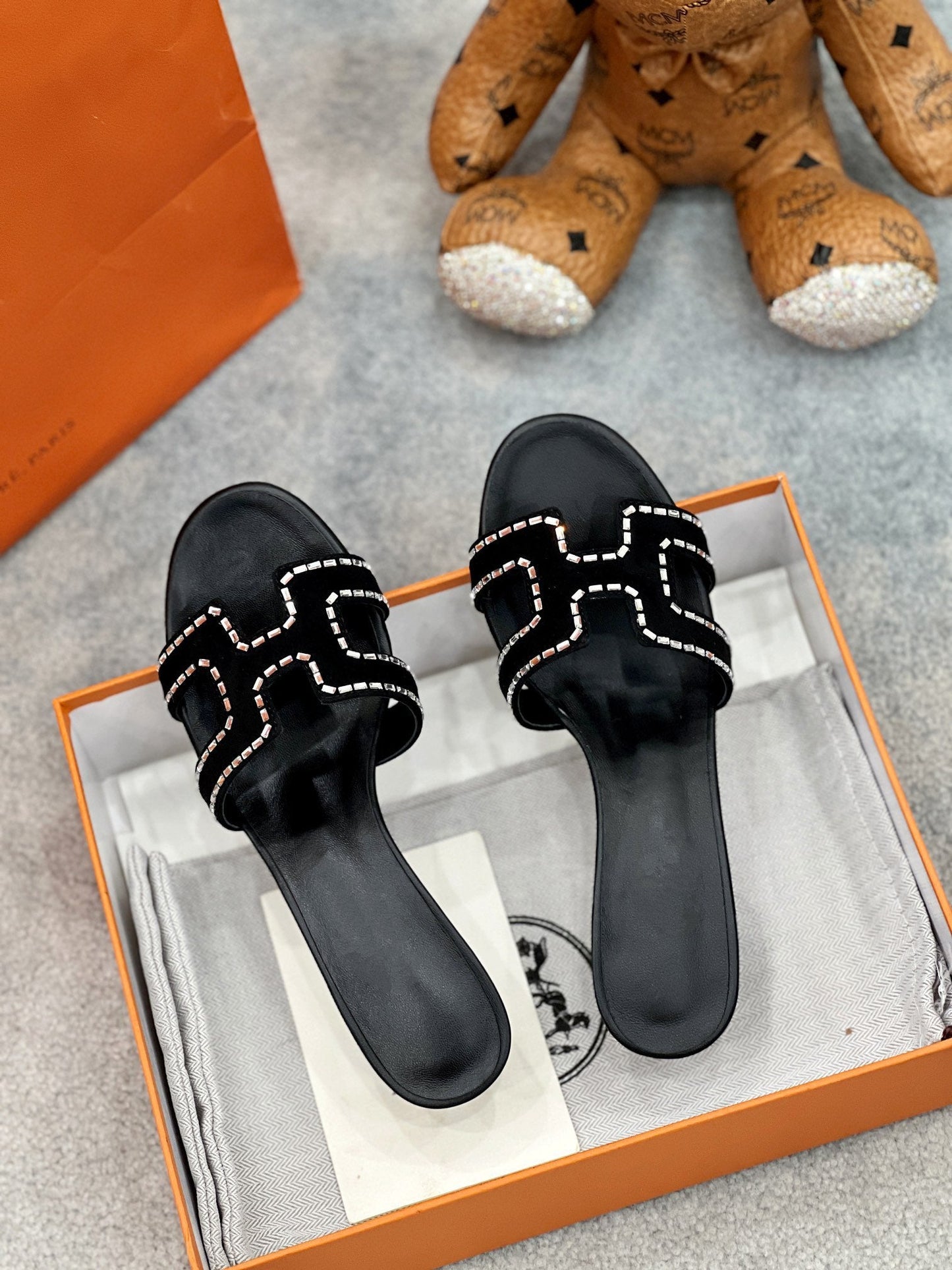 0ran 45 sandal black suede goatskin