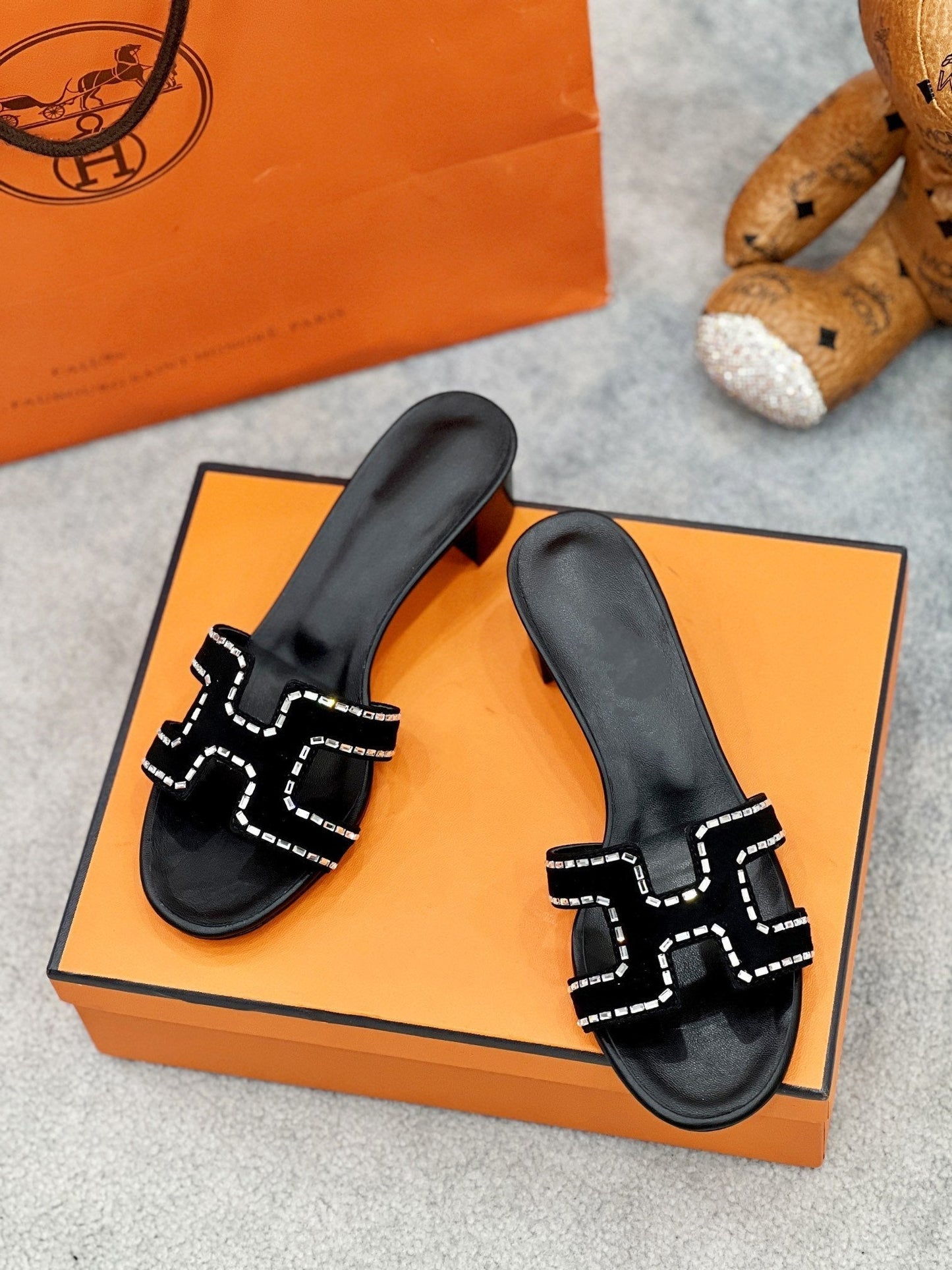 0ran 45 sandal black suede goatskin