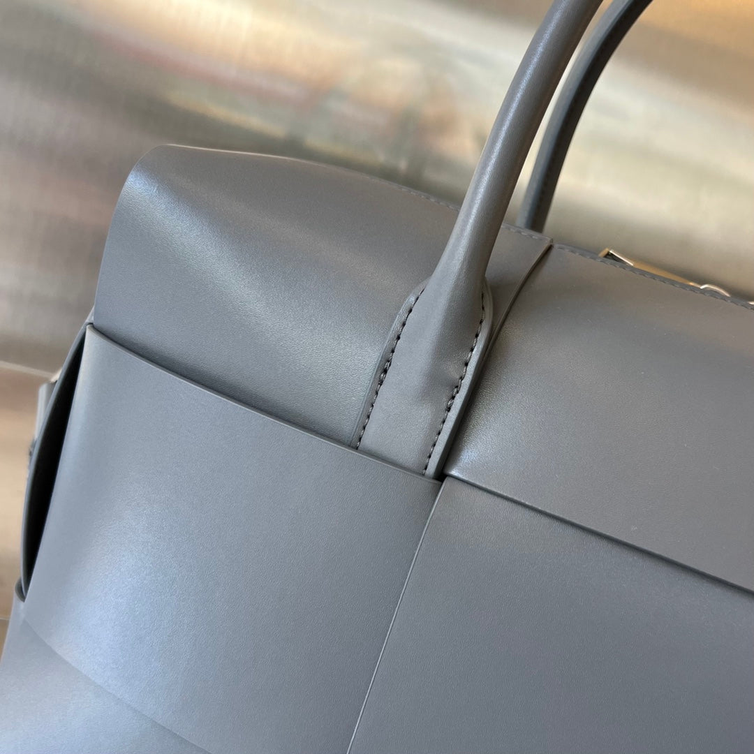 ARCO 36 BAG IN GRAY LAMBSKIN