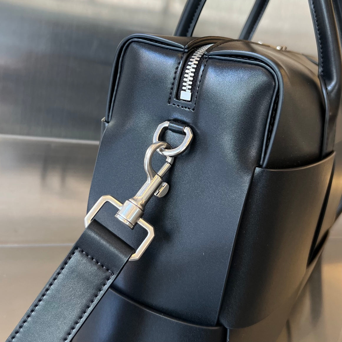 ARCO 36 BAG IN BLACK LAMBSKIN