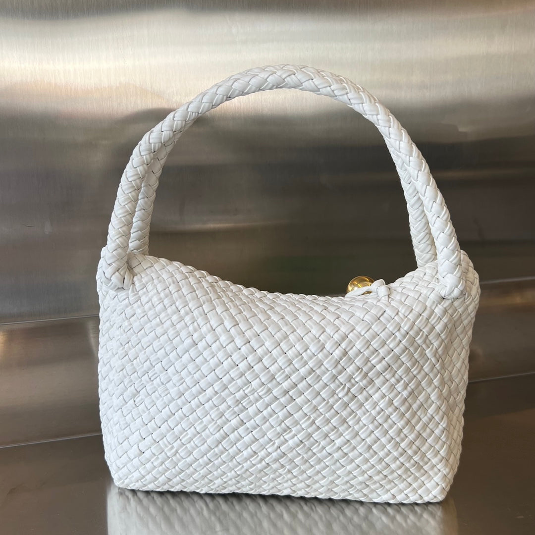 TOSCA 27 BAG IN WHITE CALFSKIN