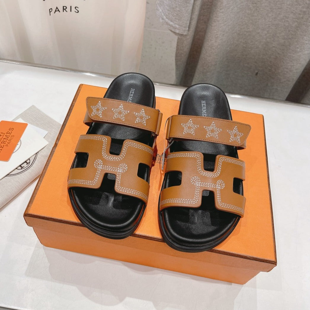 STAR-PATTERNED SANDAL BLACK AND CARAMEL CALFSKIN