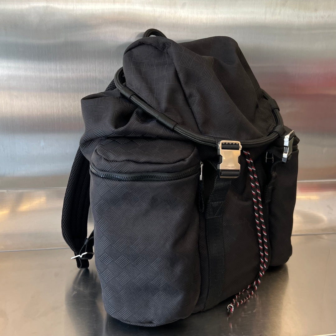 ALTO 42 BACKPACK IN BLACK FABRIC