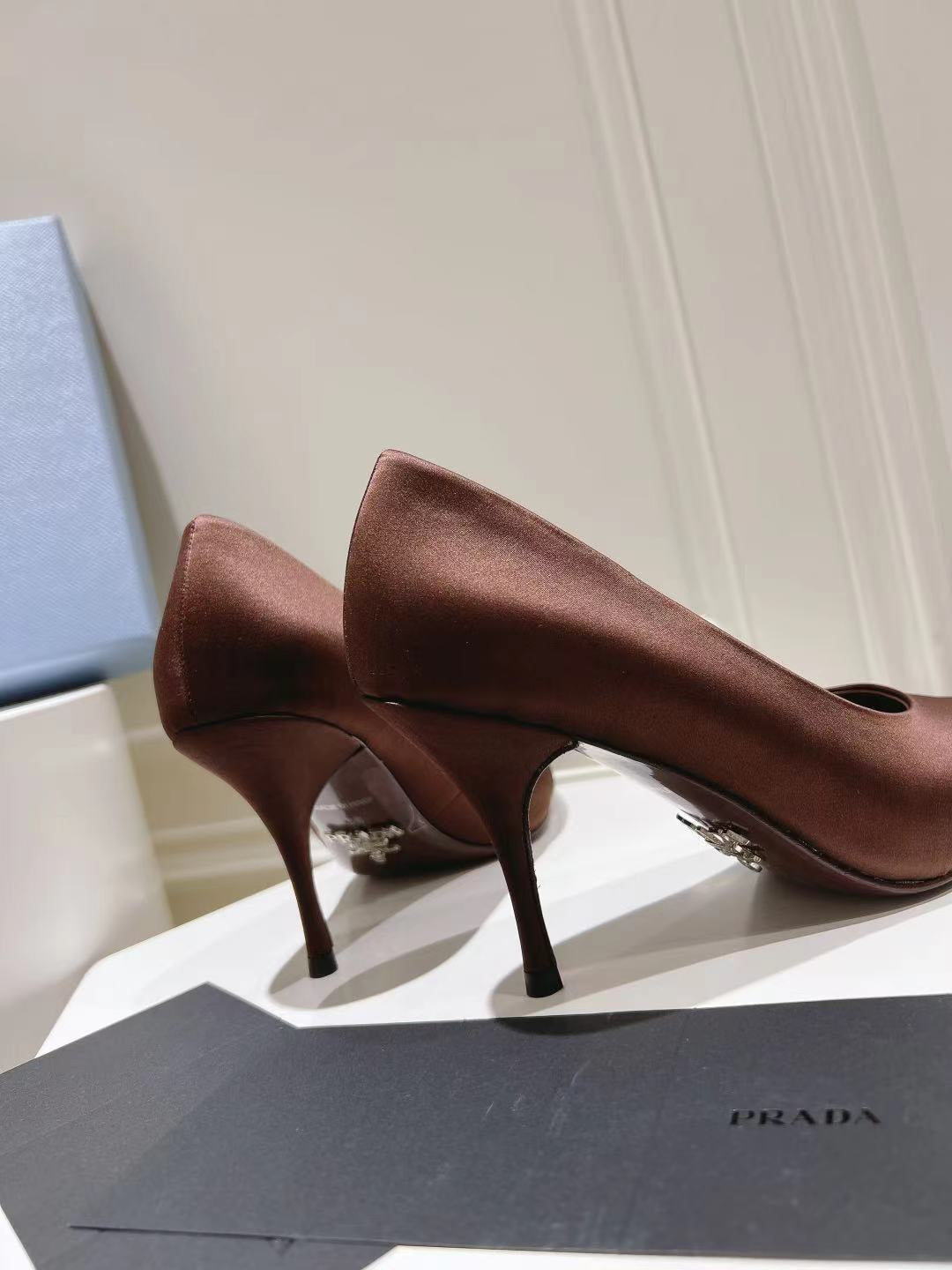 PRA BASIC HIGH-HEELED CHOCOLATE SATIN