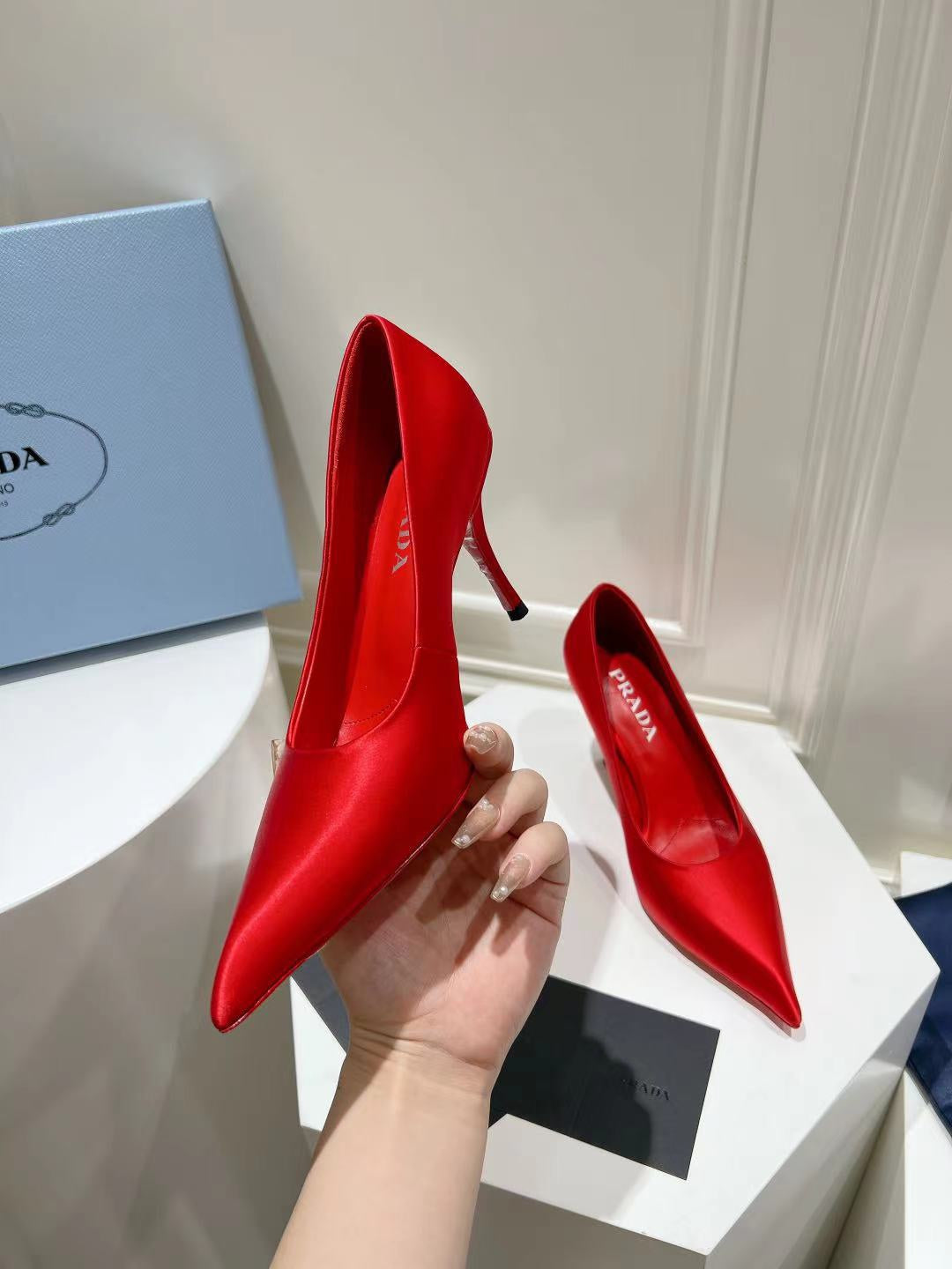 PRA BASIC HIGH-HEELED CRIMSON SATIN