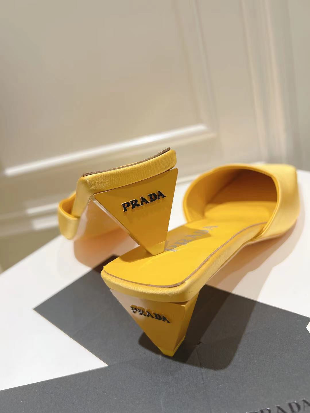 PRA SQUARE TOE MULES YELLOW SATIN