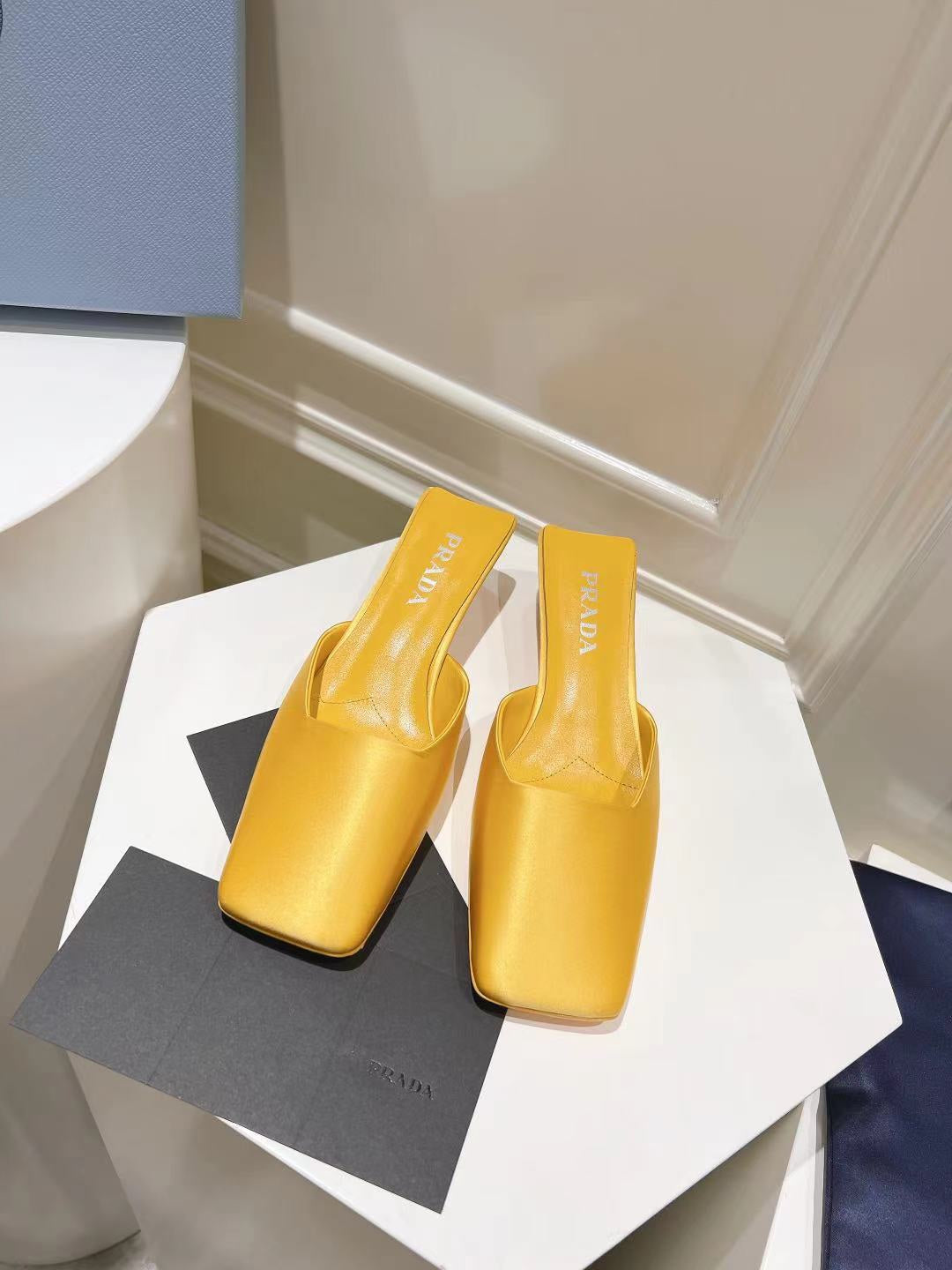 PRA SQUARE TOE MULES YELLOW SATIN