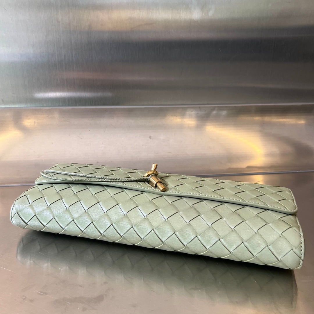 BV Long Clutch Andiamo With Handle 31cm Light Green Calfskin Ghw