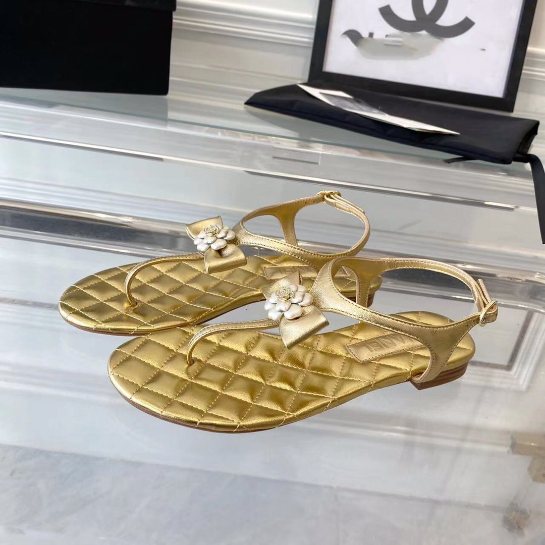 sandal gold metalic lambskin flower cc