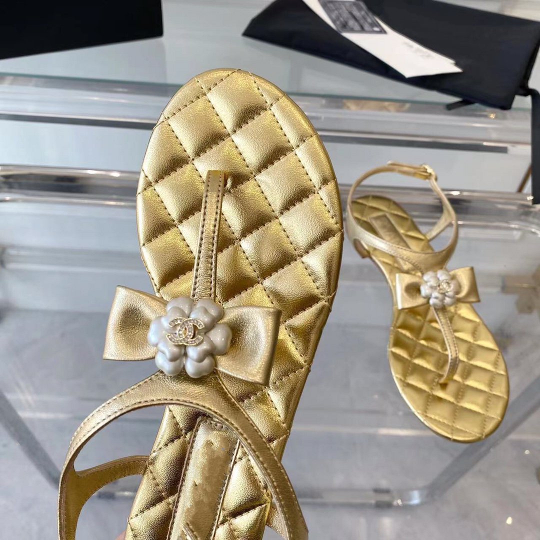 sandal gold metalic lambskin flower cc