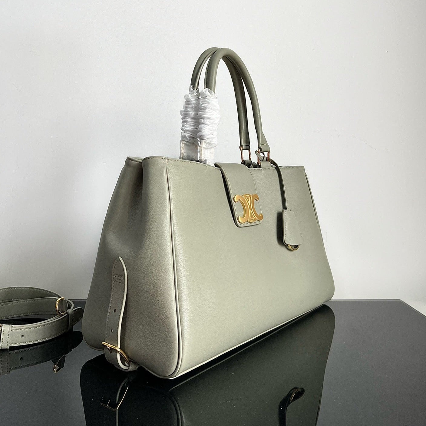 TRIOMPHE 37 SOFT CALFSKIN HANDBAG EICRU BEIGE