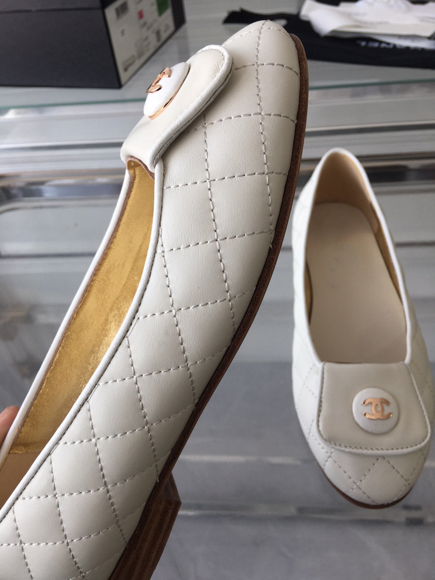 ballet flat quilted white gold cc lock