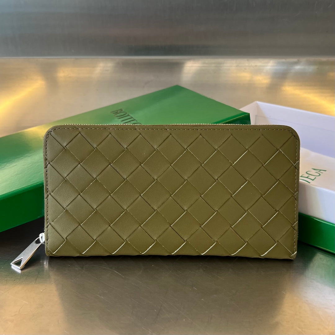 INTRECCIATO 19 WALLET IN OLIVE GREEN CALFSKIN