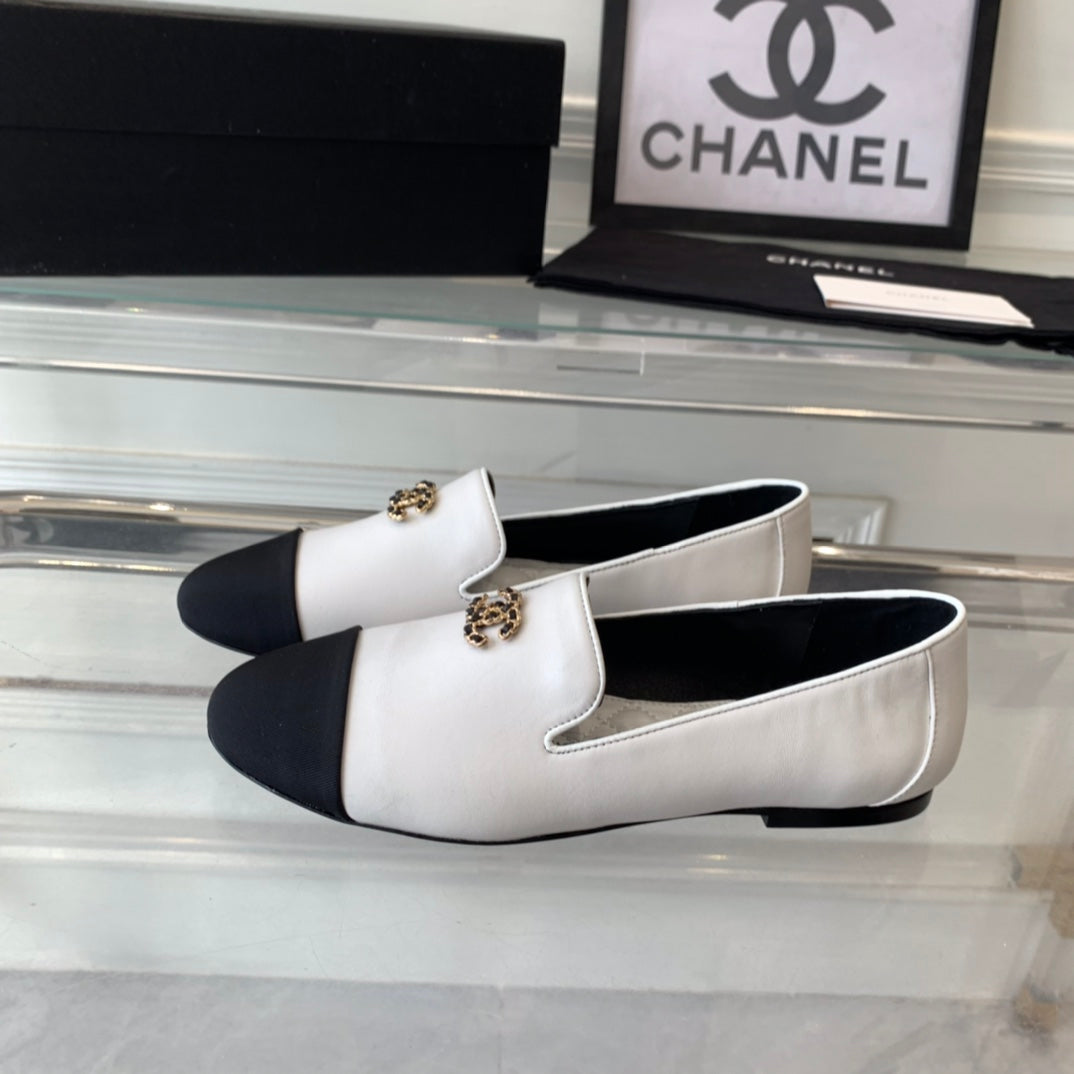 cc loafer white lambskin black grosgrain