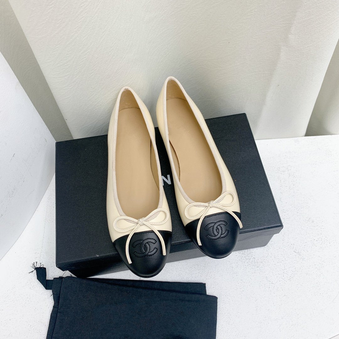 ballet flat light beige black lambskin