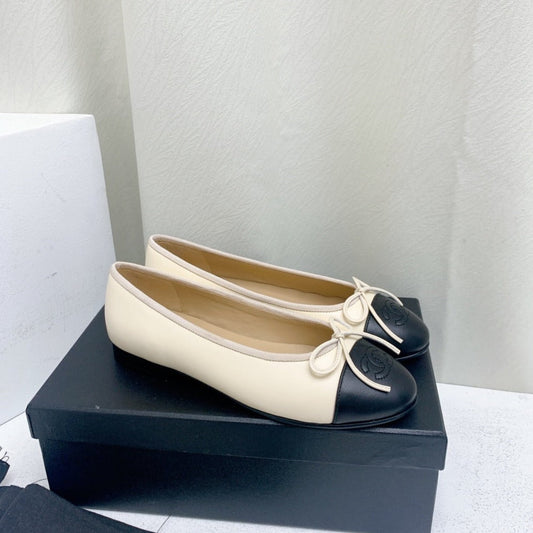 ballet flat light beige black lambskin