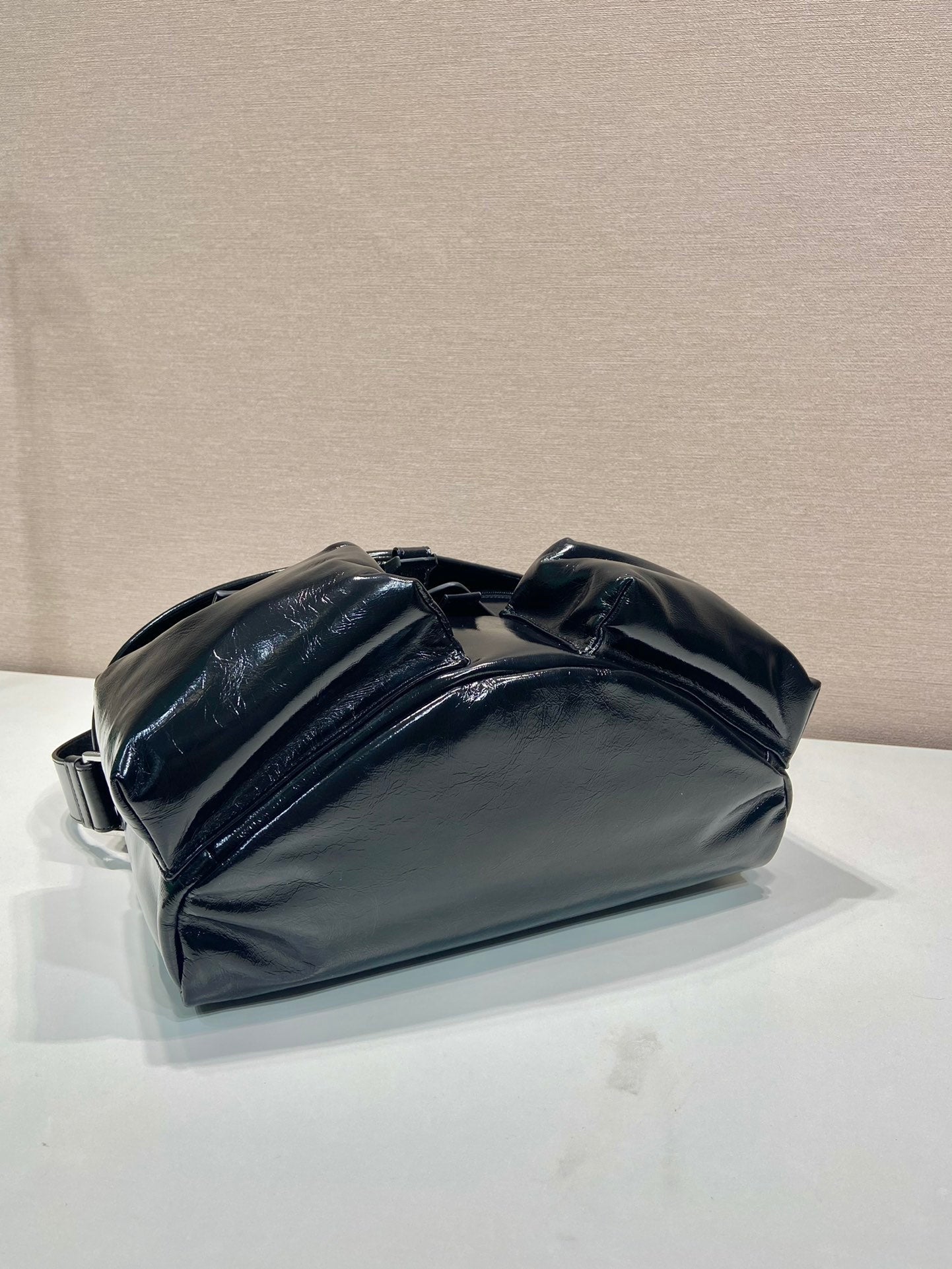 CROSSBODY BAG 29 IN BLACK OIL WAX LAMBSKIN