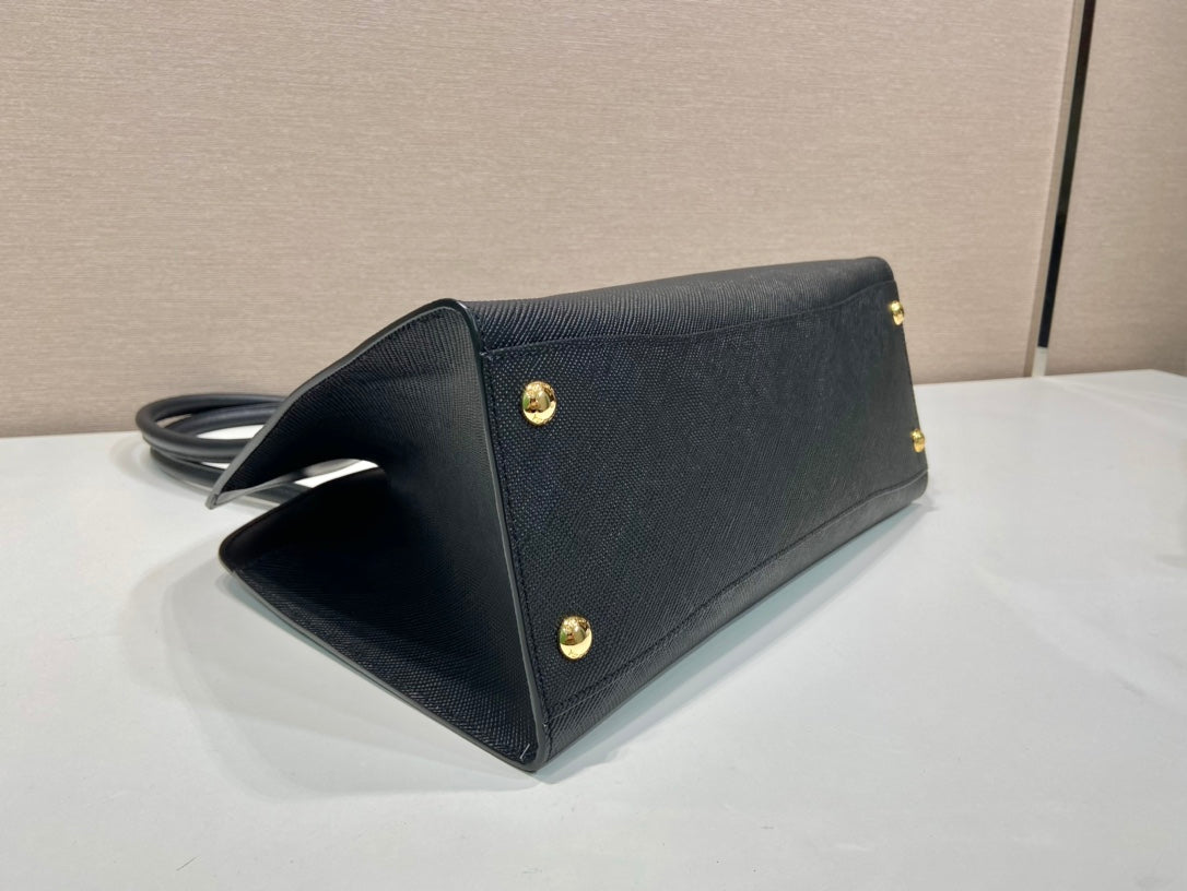 SHOPPING BAG 36 IN BLACK SAFFIANO LEATHER