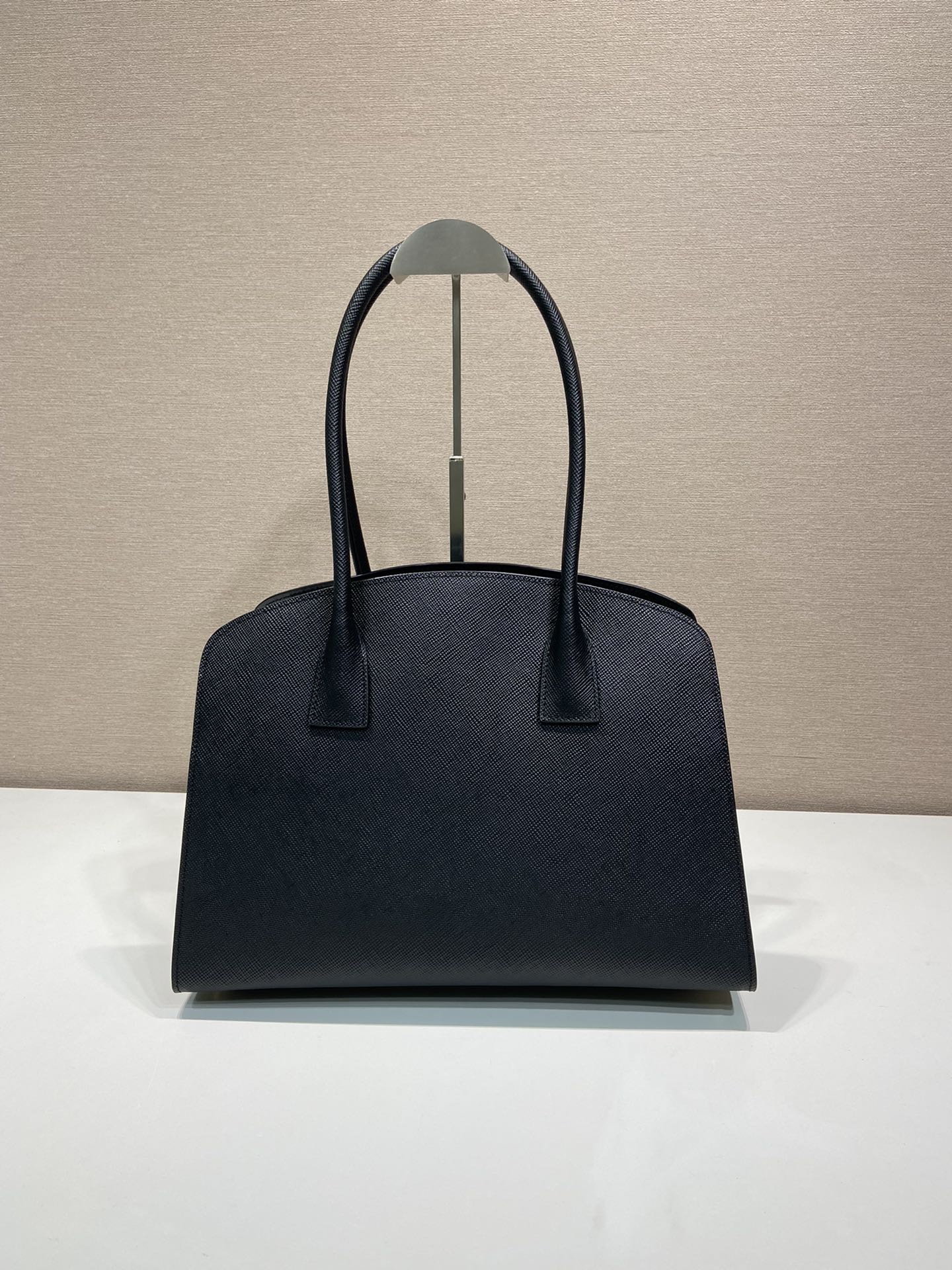 SHOPPING BAG 36 IN BLACK SAFFIANO LEATHER