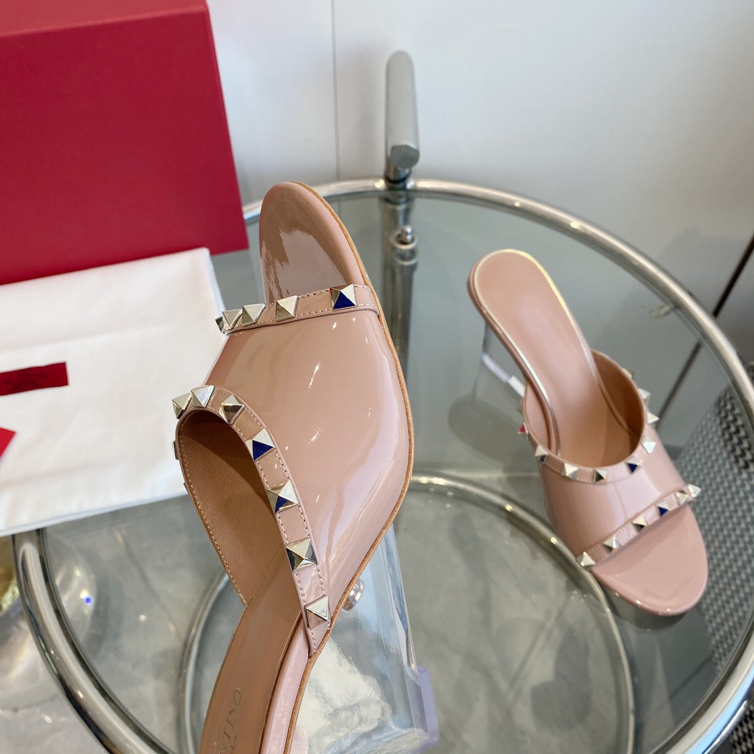 80mm Rockstud Patent Rose Cannelle Leather Mules