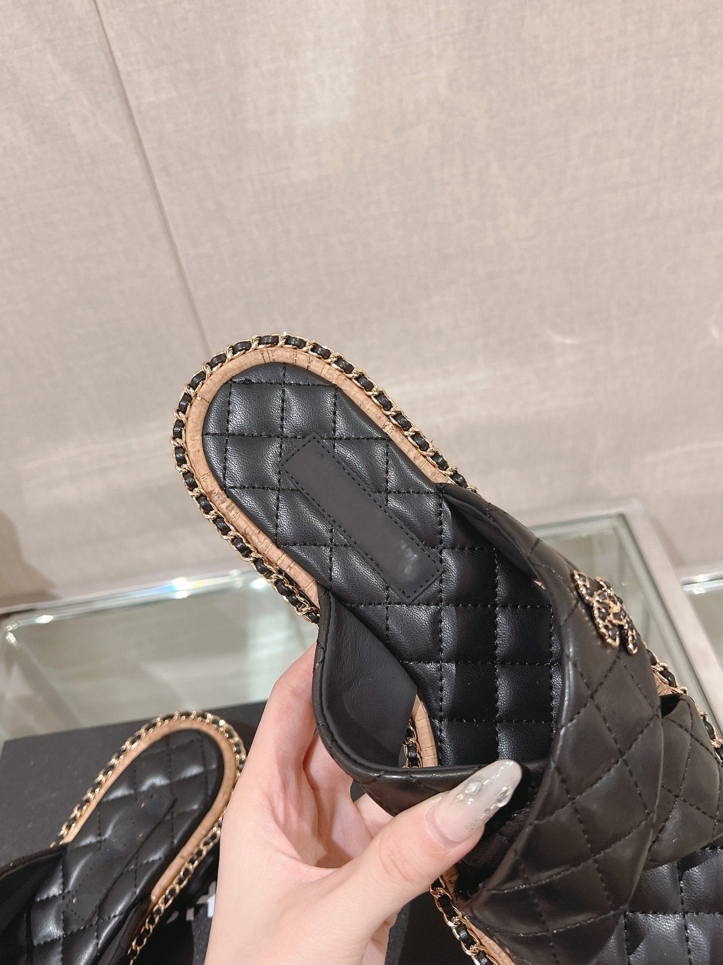 cross slipper 30 black quilted lambskin