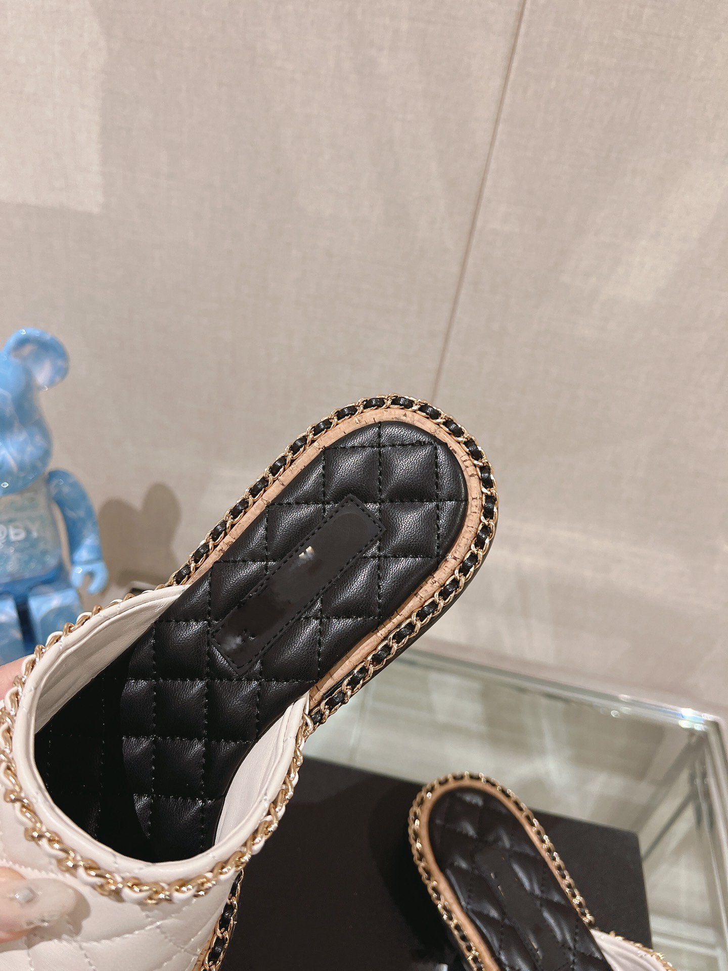 mule sandal 30 white black quilted lambskin