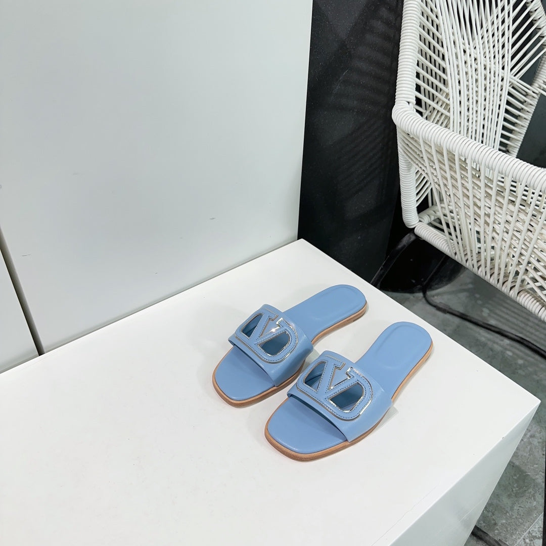 Vlogo Cut-Out Sky Blue Calfskin Slide Sandal