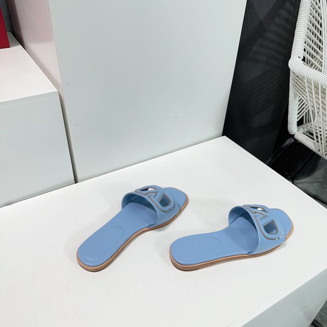 Vlogo Cut-Out Sky Blue Calfskin Slide Sandal