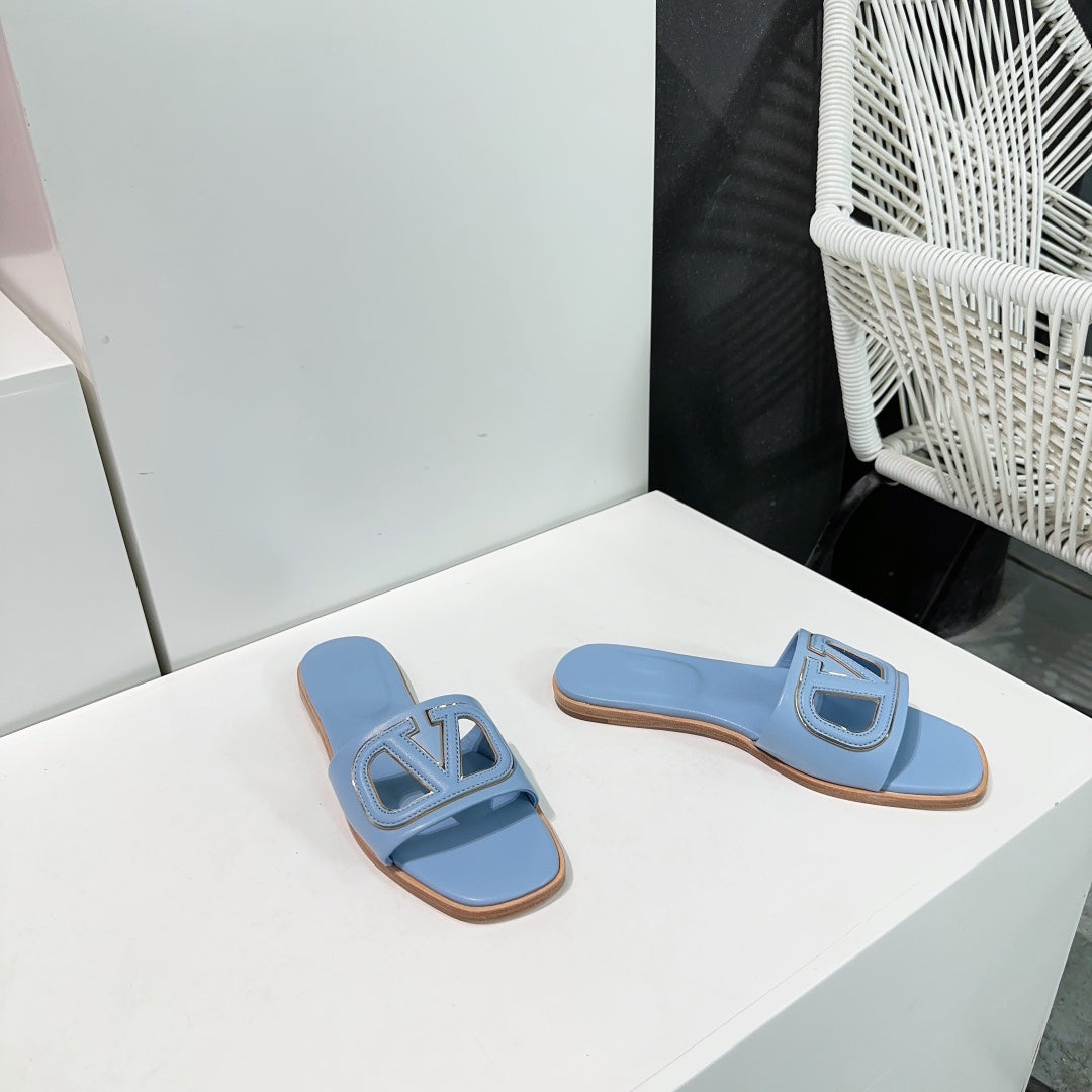 Vlogo Cut-Out Sky Blue Calfskin Slide Sandal