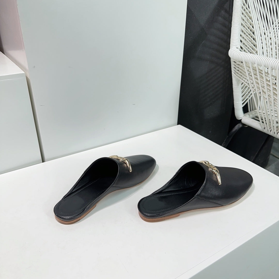 VLogo Signature Black Leather mules