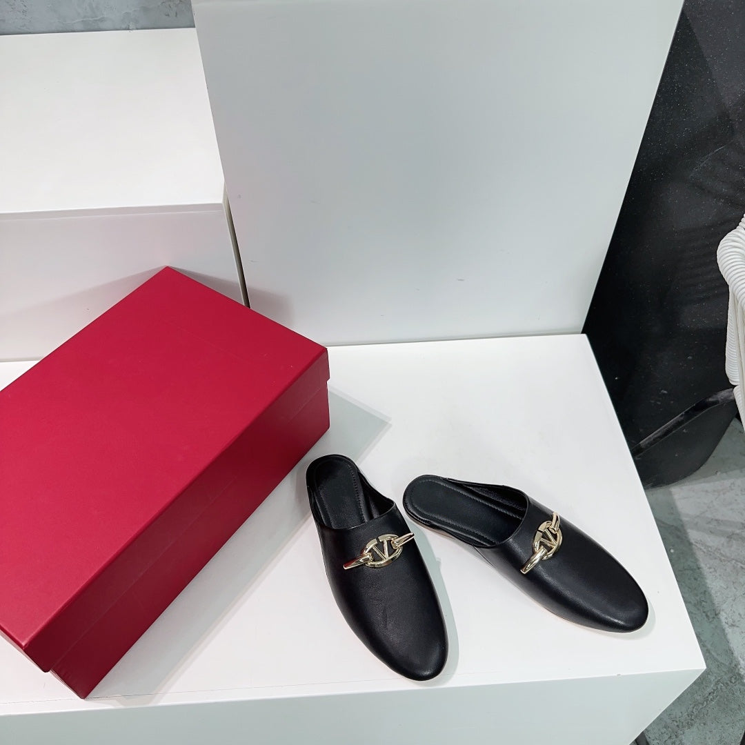 VLogo Signature Black Leather mules