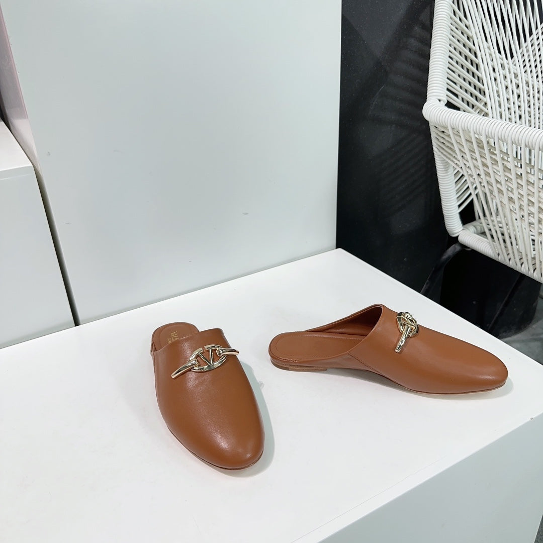 VLogo Signature Tan Leather mules