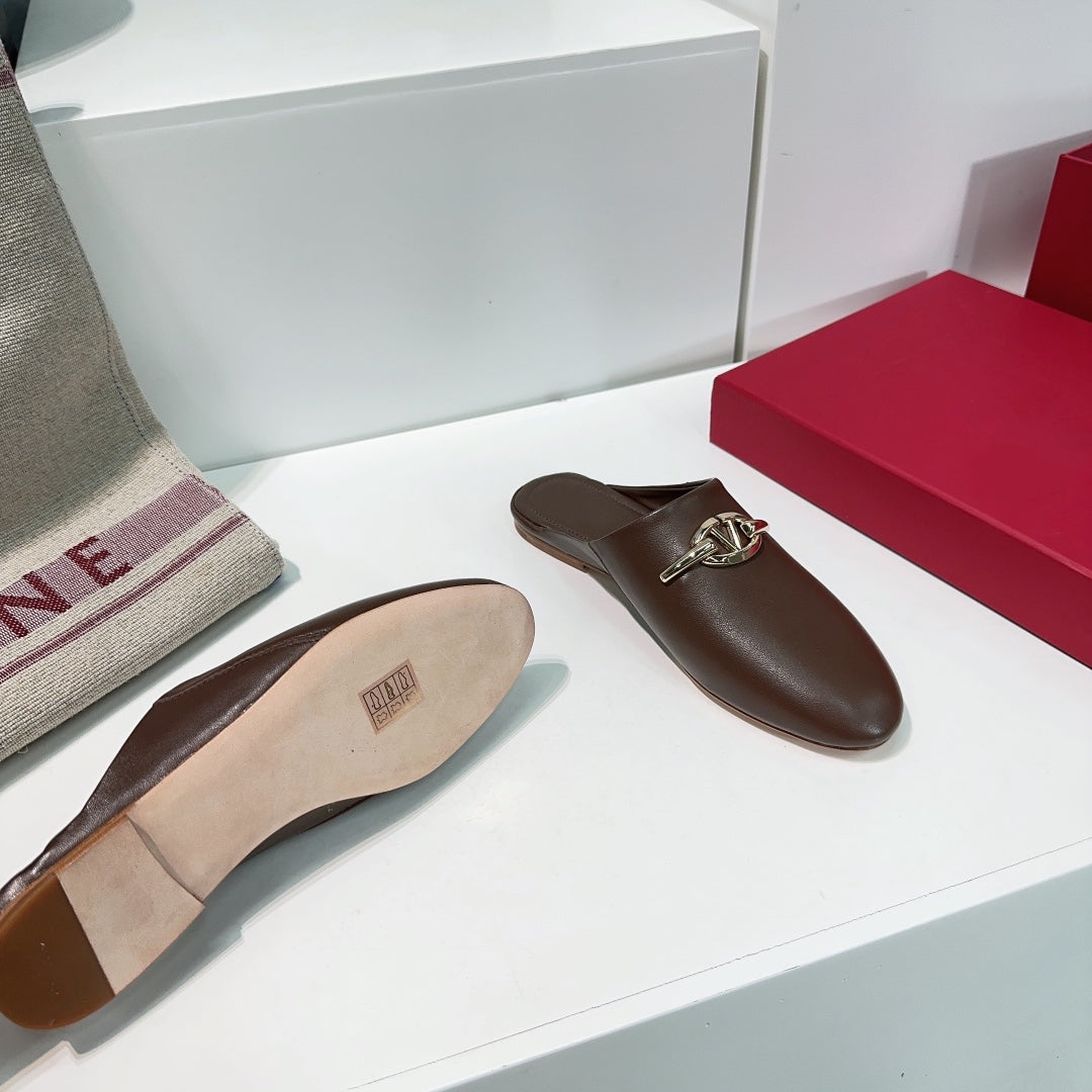 VLogo Signature Brown Leather mules