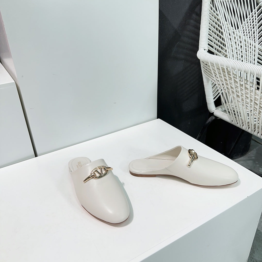 VLogo Signature White Leather mules