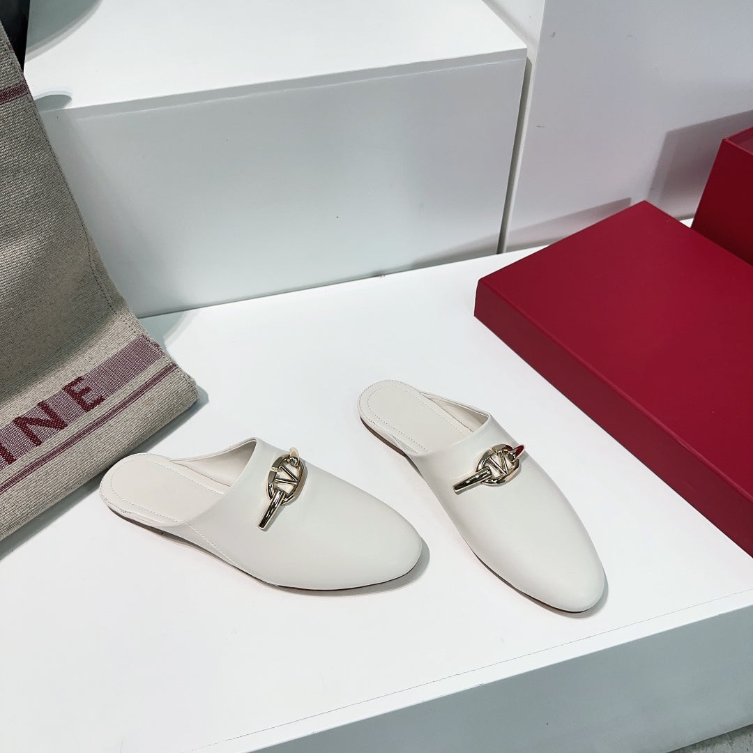 VLogo Signature White Leather mules