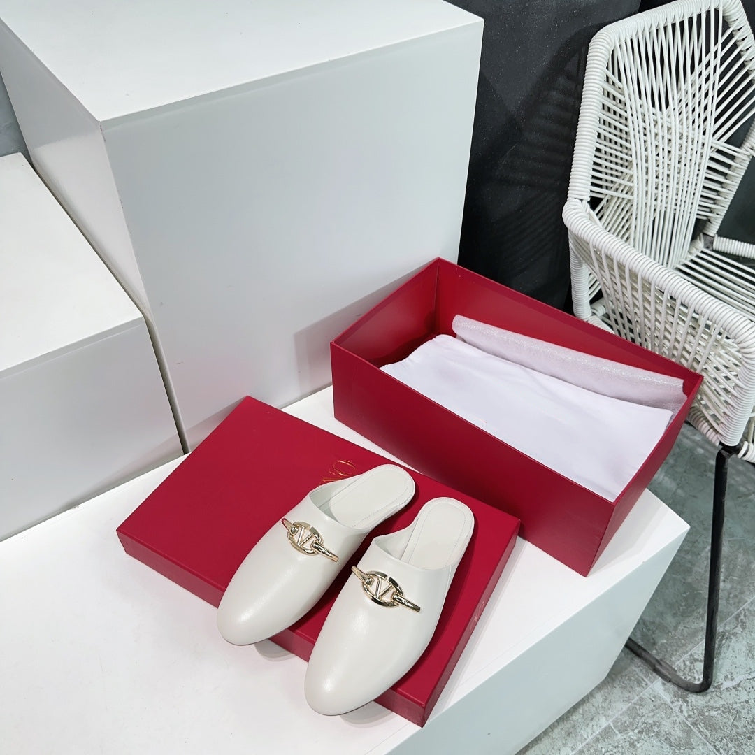 VLogo Signature White Leather mules