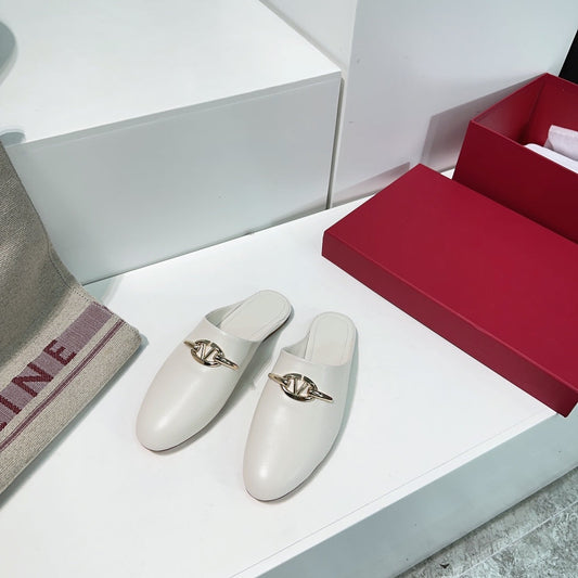 VLogo Signature White Leather mules