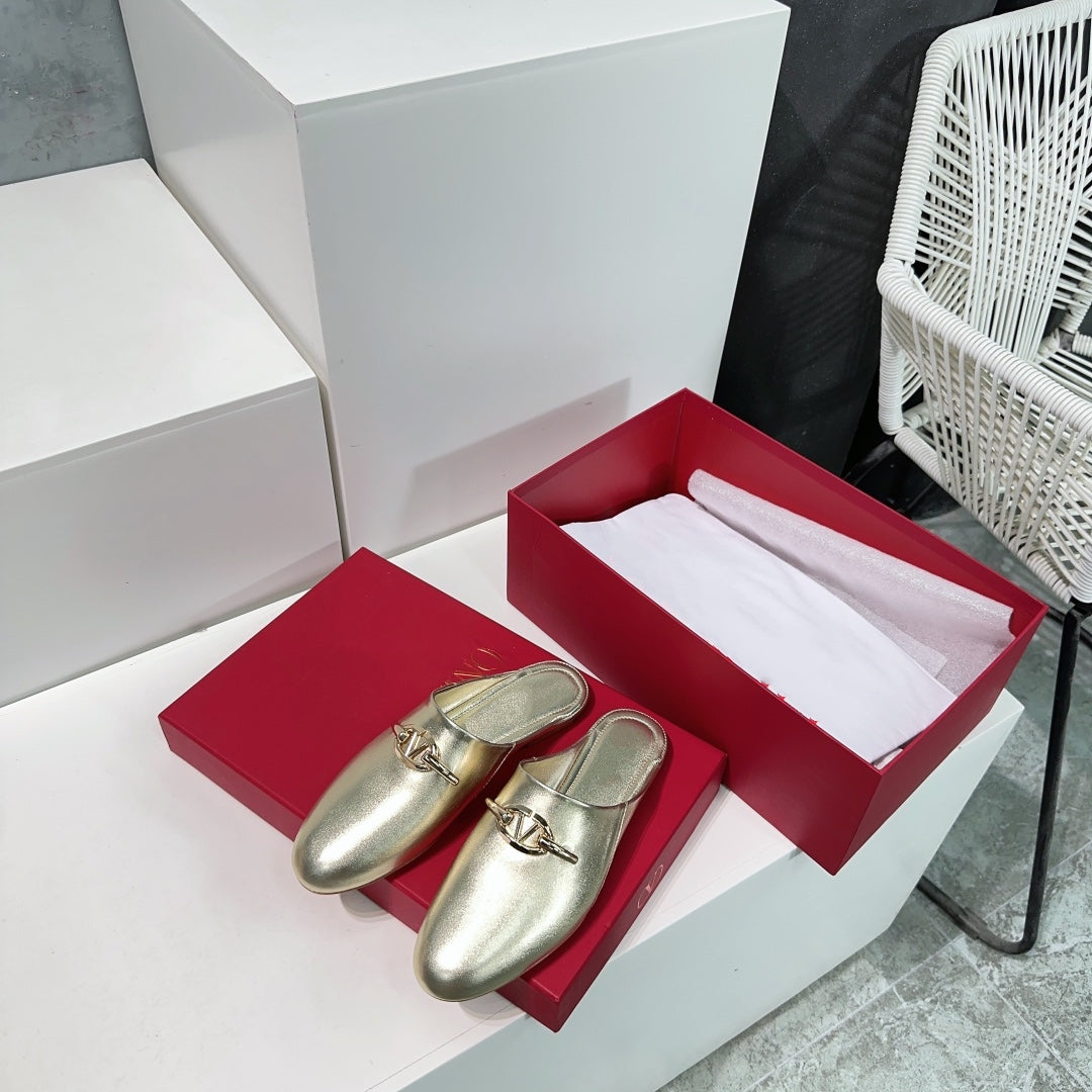 VLogo Signature Gold Leather mules