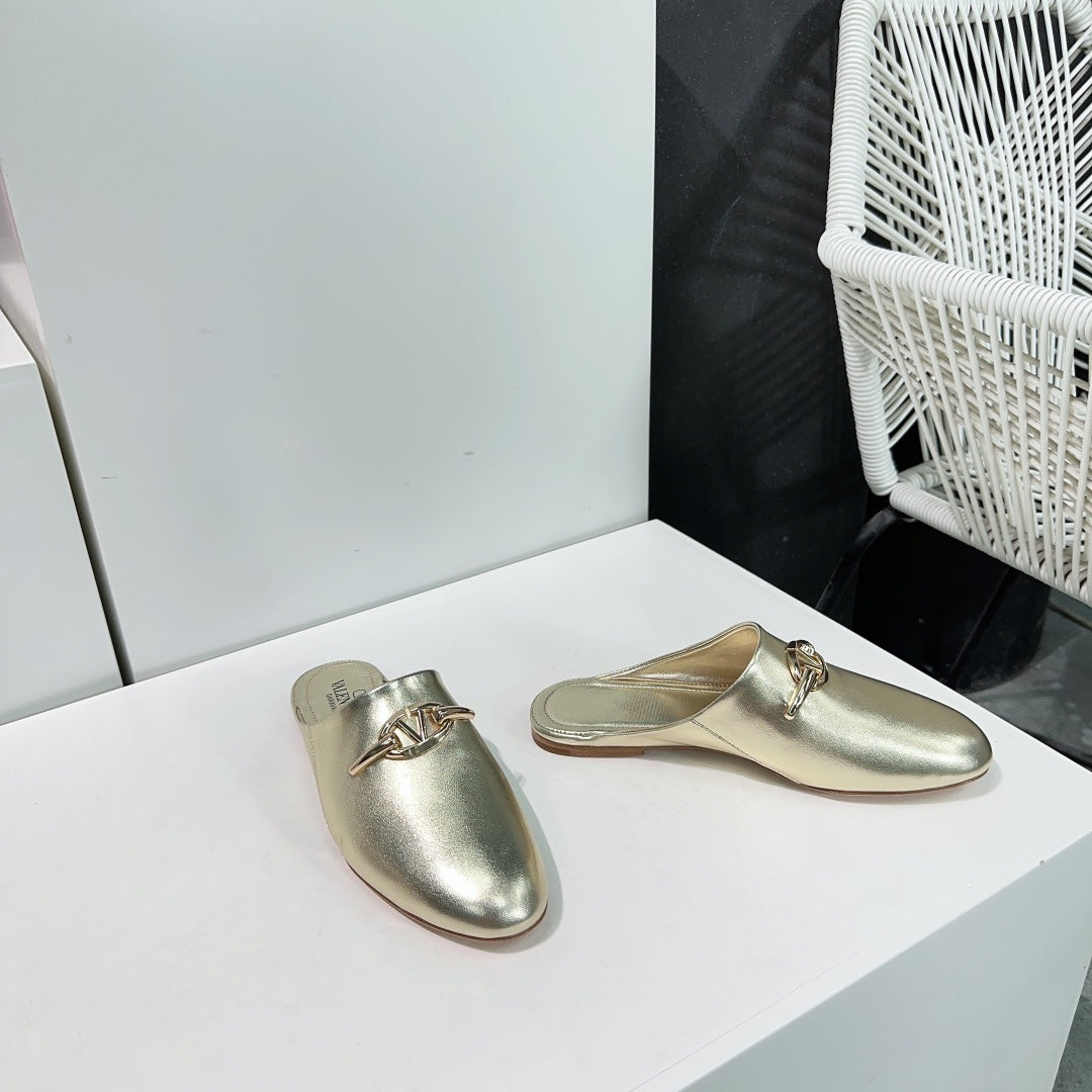 VLogo Signature Gold Leather mules