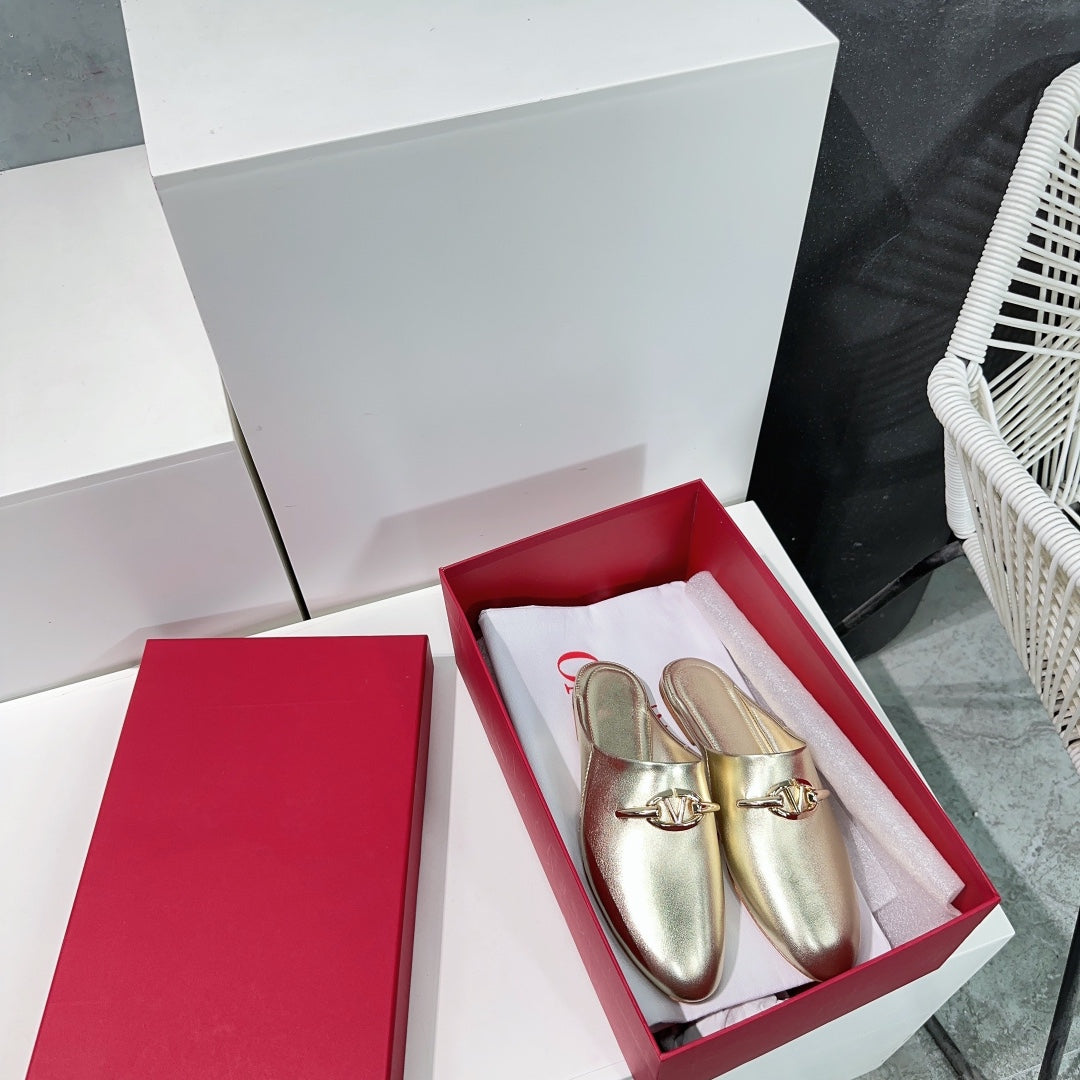 VLogo Signature Gold Leather mules