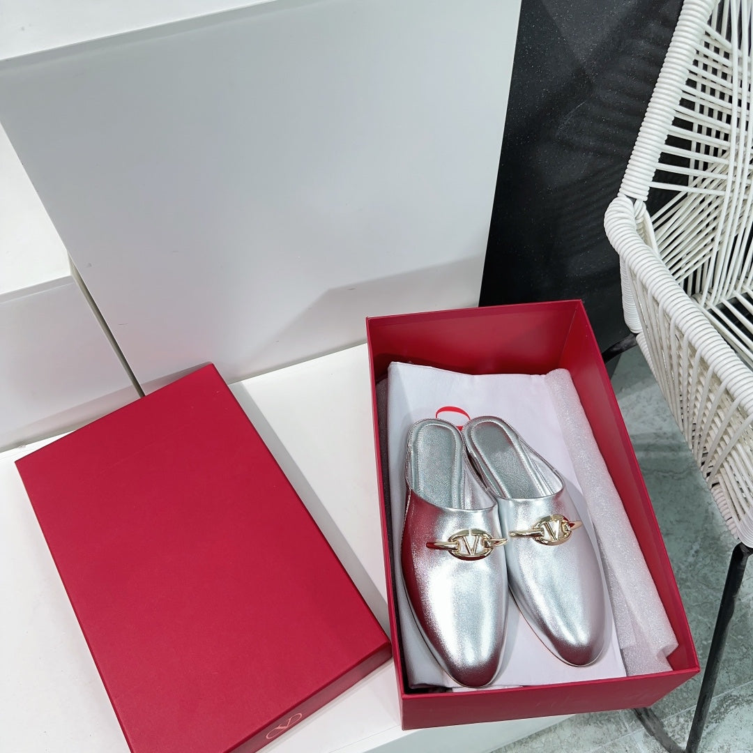 VLogo Signature Silver Leather mules