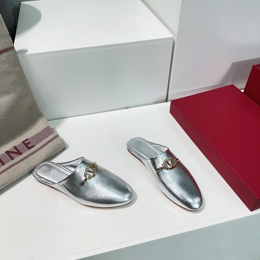 VLogo Signature Silver Leather mules