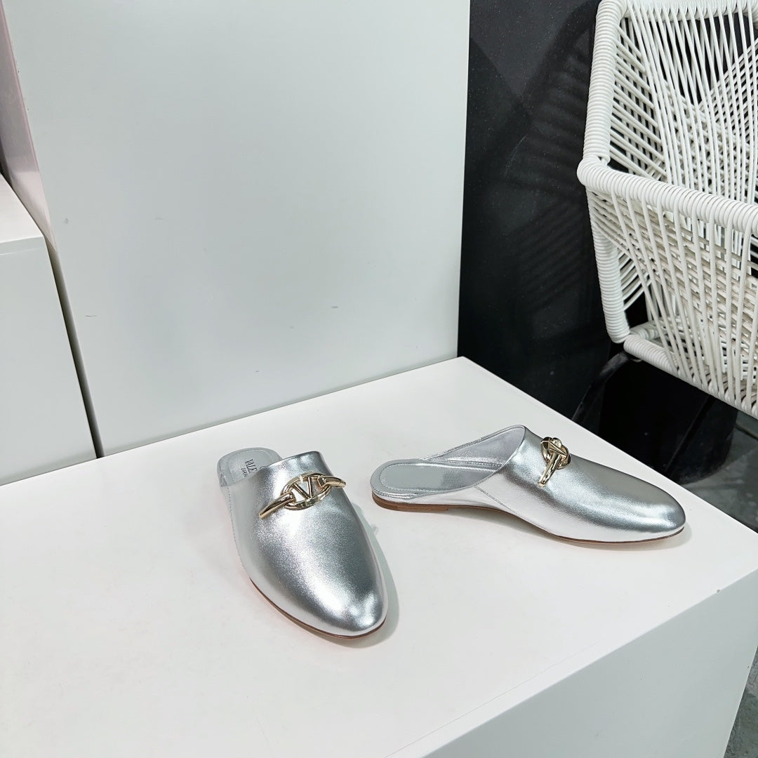 VLogo Signature Silver Leather mules