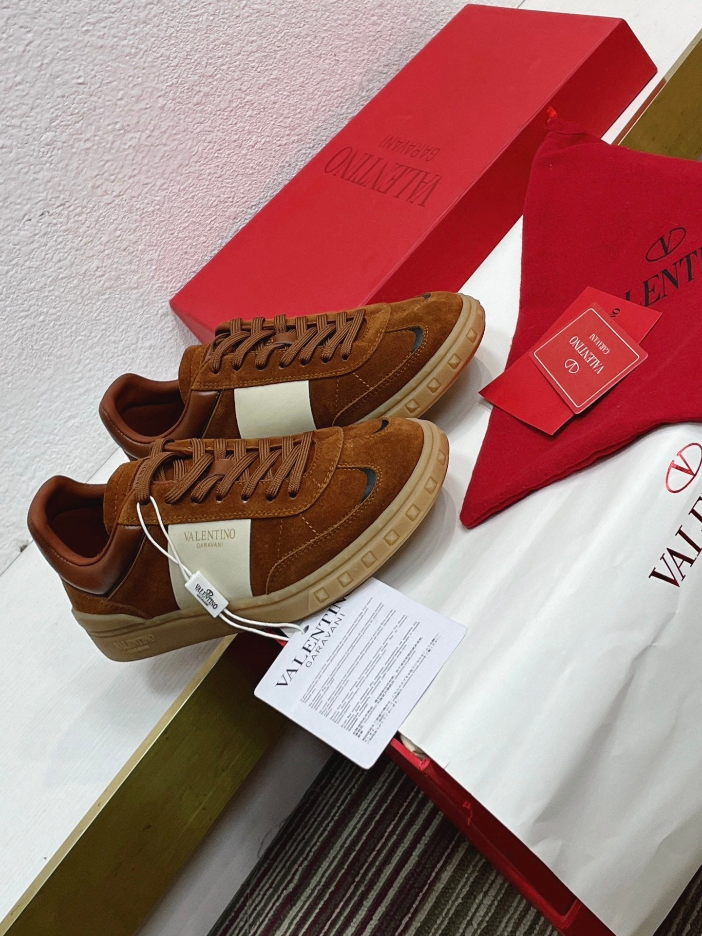 UPVILLAGE LOW TOP SNEAKER IN SYRUP BROWN SUEDE