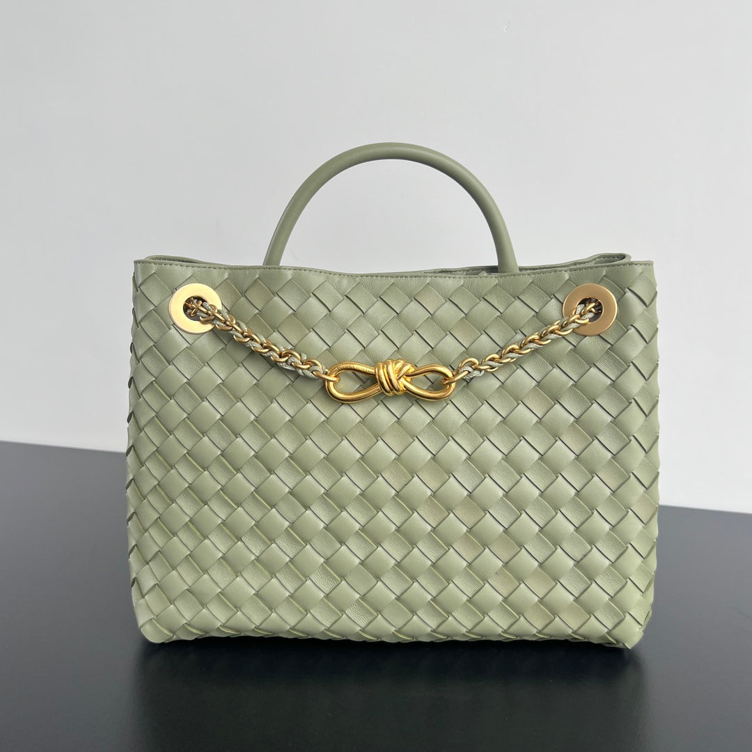 bv medium andiamo 32 light green lambskin