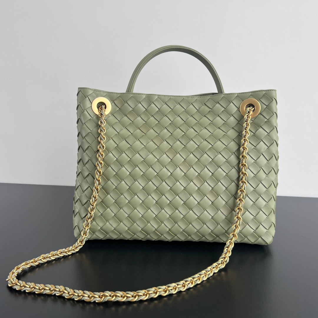 bv medium andiamo 32 light green lambskin