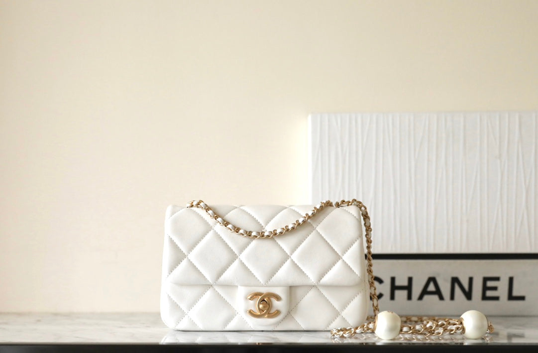 cc 24s mini flap bag 20cm white lambskin pearl ball