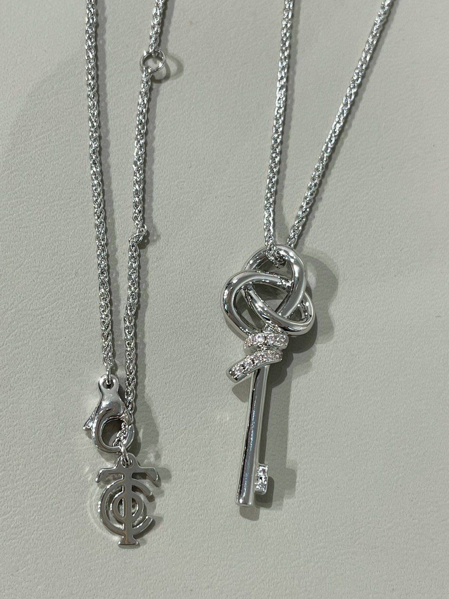 tiffan key woven necklace